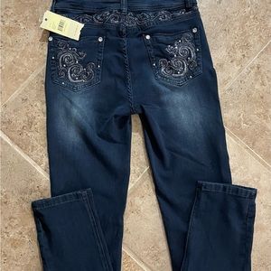 Reba size 6 new straight leg